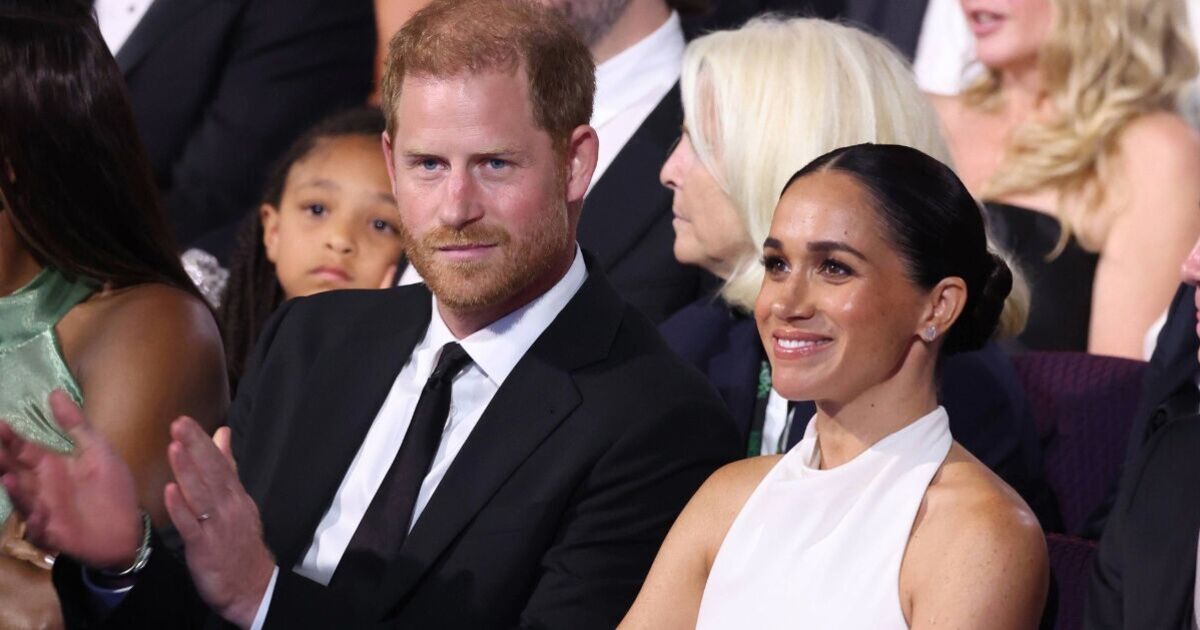 Famille royale EN DIRECT : le prince Harry et Meghan victimes d'une répression brutale de la part de l'ex-Premier ministre