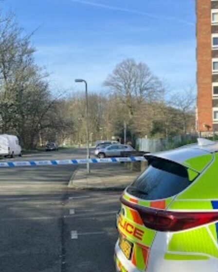 Incident de Liverpool EN DIRECT : la police descend dans une rue résidentielle alors qu'un cordon est établi près de l'école