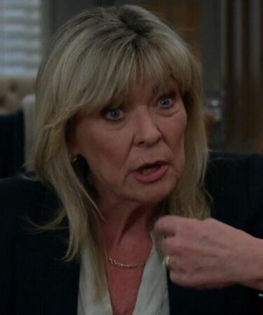 La mort d'Emmerdale Kim "scellée" après 37 ans alors que les fans prédisent des "problèmes à l'horizon"