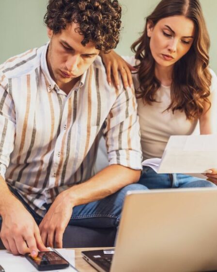 Le HMRC met en garde les personnes gagnant plus de 60 000 £ contre les règles de remboursement