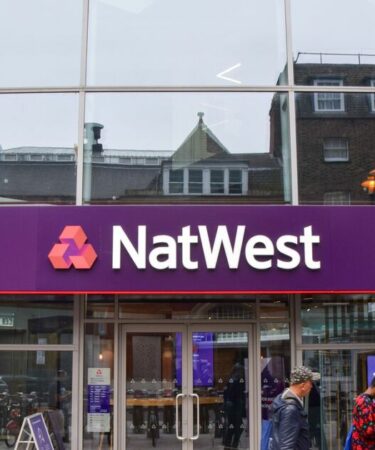 Le banquier de NatWest dit à ses clients « d'augmenter votre argent » avec la « règle des 10 £ »