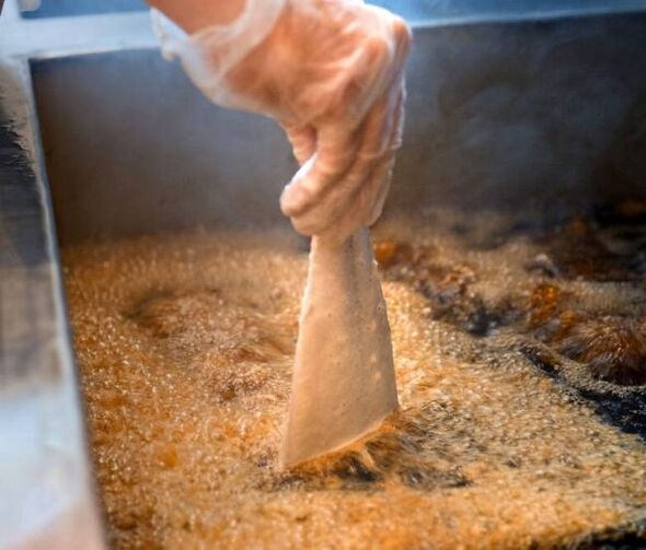 Poisson frit aux trancheuses de Whitby – Whitby, Yorkshire Poisson frit aux trancheuses de Whitby – Whitby, Yorkshire