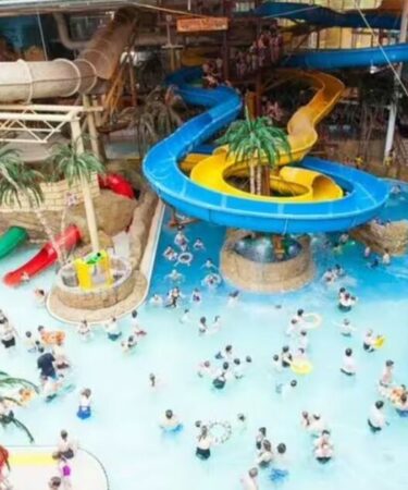 Le plus grand parc aquatique du Royaume-Uni : 18 toboggans et un manège de 200 m de long