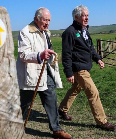 Le sentier côtier du roi Charles III d'Angleterre s'ouvre et devient la « plus longue promenade côtière du monde »