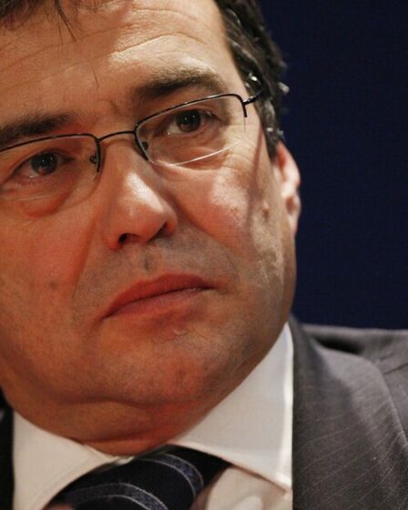 Les hommages affluent après le décès d'un ancien ministre du gouvernement à l'âge de 66 ans