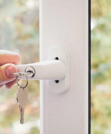 Les ménages de 69 régions du Royaume-Uni sont invités à verrouiller leurs portes et fenêtres – liste complète