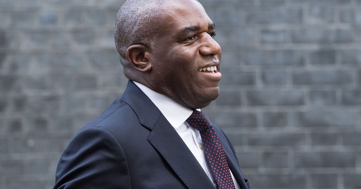 Les pervers et les voyous doivent être surveillés 24 heures sur 24 – et risquent d'être arrêtés s'ils font une chose