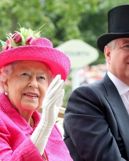 Les véritables sentiments de la reine Elizabeth à propos des allégations d'Andrew révélés dans un nouveau livre explosif