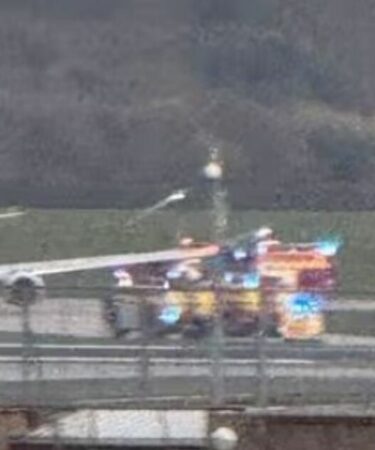 Mise à jour majeure de Ryanair après que les pompiers se sont précipités vers l'avion à l'aéroport de Manchester