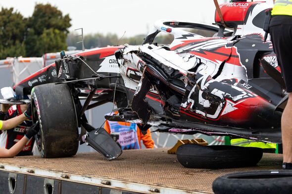 La voiture d'Oliver Bearman après un accident au GP du Japon