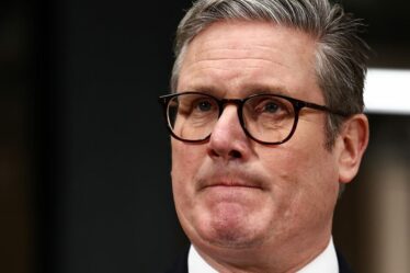 PMQ EN DIRECT : Starmer fait face à des grillades de la part des députés alors qu'il est sous le choc de l'attaque sauvage de Trump