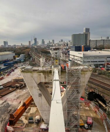 Plan de « réduction de vitesse » du HS2 alors que le gouvernement tente d'économiser des milliards