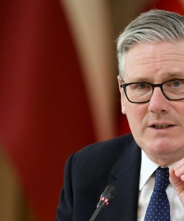 Politique EN DIRECT : Keir Starmer tient des pourparlers d’urgence alors que Badenoch exige des réductions de la facture énergétique