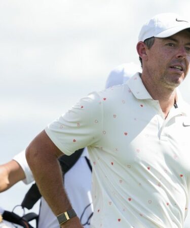 Rory McIlroy brise le silence alors qu'une blessure force le retrait quelques semaines avant le Masters