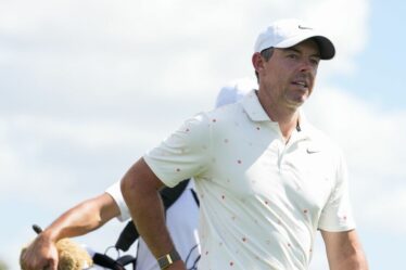 Rory McIlroy subit une blessure quelques semaines avant le Masters alors qu'il se retire de la compétition