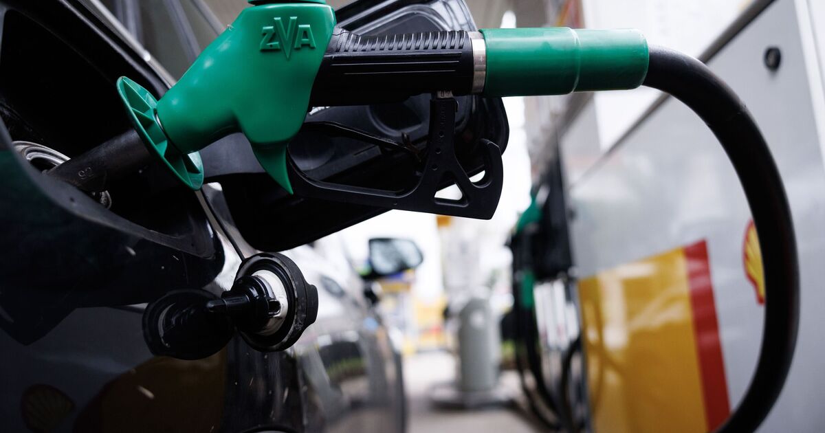 Sombre avertissement pour les Britanniques concernant les visites à l'hôpital alors que la guerre en Iran fait monter en flèche les prix du carburant