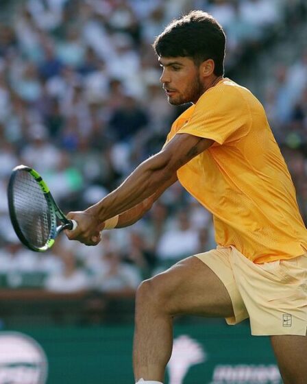 Tennis EN DIRECT : Carlos Alcaraz est stupéfait alors que Jannik Sinner tente d’égaler un record unique