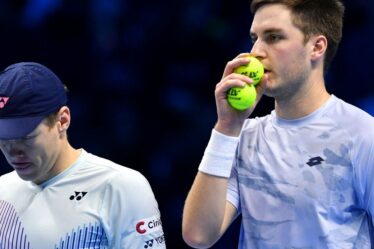 Un Britannique parmi les stars du tennis bloquées à Dubaï alors que le tournoi passe à l'action