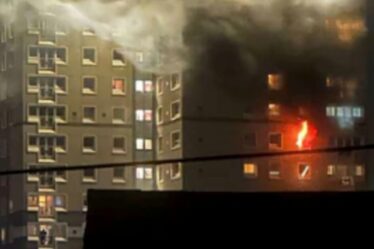 Un enfer d’horreur engloutit la tour Motherwell alors qu’un homme meurt en plongeant dans un bâtiment en feu