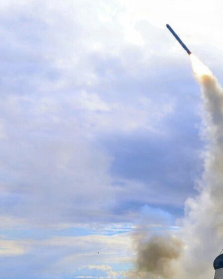 Un navire iranien « coulé » lors d'une superbe attaque sous-marine alors que la marine du CGRI est « envoyée au fond de la mer »