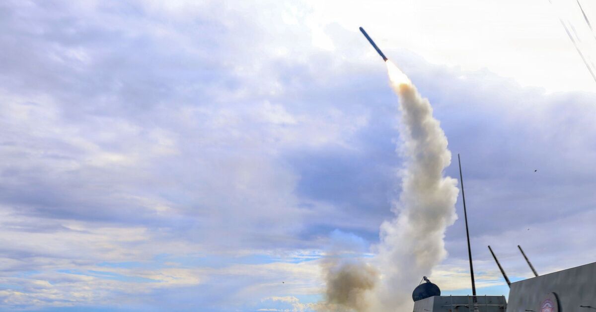 Un navire iranien « coulé » lors d'une superbe attaque sous-marine alors que la marine du CGRI est « envoyée au fond de la mer »