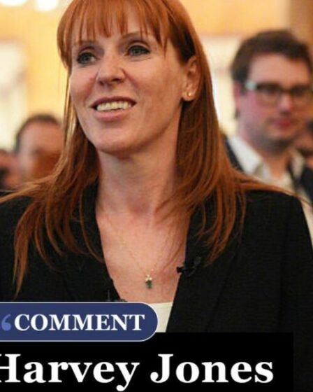 Angela Rayner fait la loi à Keir Starmer – elle est de retour et ça devient déjà sanglant
