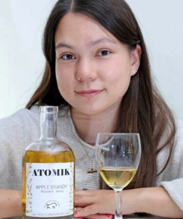 J'ai essayé du brandy à base de pommes radioactives cultivées près de Tchernobyl - ce n'était pas si effrayant