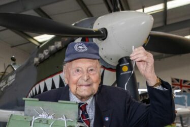 Hommages émouvants à la légende de la RAF George qui prend son dernier vol à l'âge de 103 ans