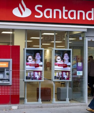 55 succursales NatWest et Santander fermeront d'ici le 28 mai à partir de mardi – liste complète des dates