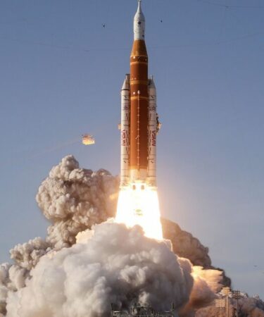 Amerrissage d'Artemis 2 : les astronautes se préparent à un « tour de montagnes russes » alors qu'Orion revient sur Terre