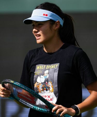 Emma Raducanu se retire de l'Open de Madrid alors que Djokovic et Alcaraz laissent le match nul en lambeaux