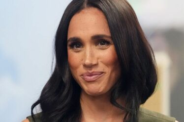 Famille royale EN DIRECT : Meghan Markle dénoncée par l'auteur royal suite aux allégations explosives de son père