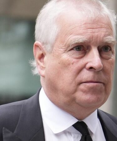 Famille royale EN DIRECT : la nouvelle bombe d'Andrew révélée après les craintes du gouvernement concernant l'enquête du FBI