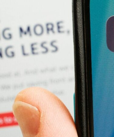 Fureur alors que les familles britanniques sont prises dans le chaos des obligations à prime de 470 millions de livres sterling