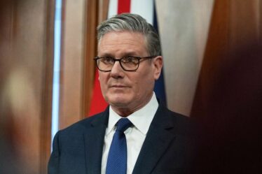 Keir Starmer est « inutile et embarrassant ! » Une star de télévision furieuse déchire le Premier ministre