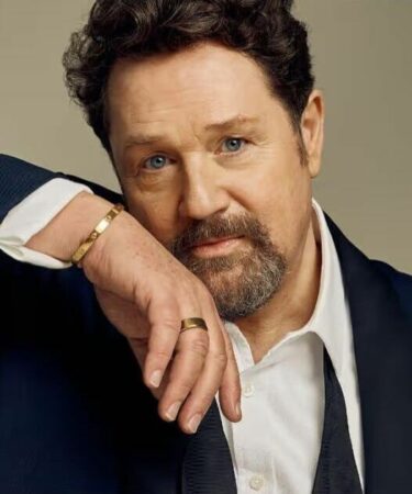 La vie de Michael Ball, depuis qu'il a arrêté de montrer qu'il aimait jusqu'à sa santé débilitante