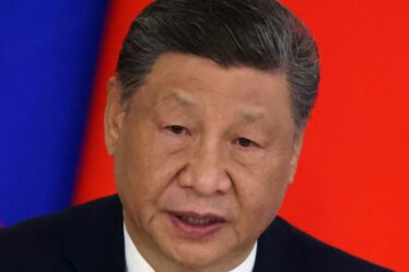 Le Chinois Xi Jinping lance un avertissement effrayant sur le « désarroi de l’ordre mondial » alors que les craintes de la Troisième Guerre mondiale éclatent