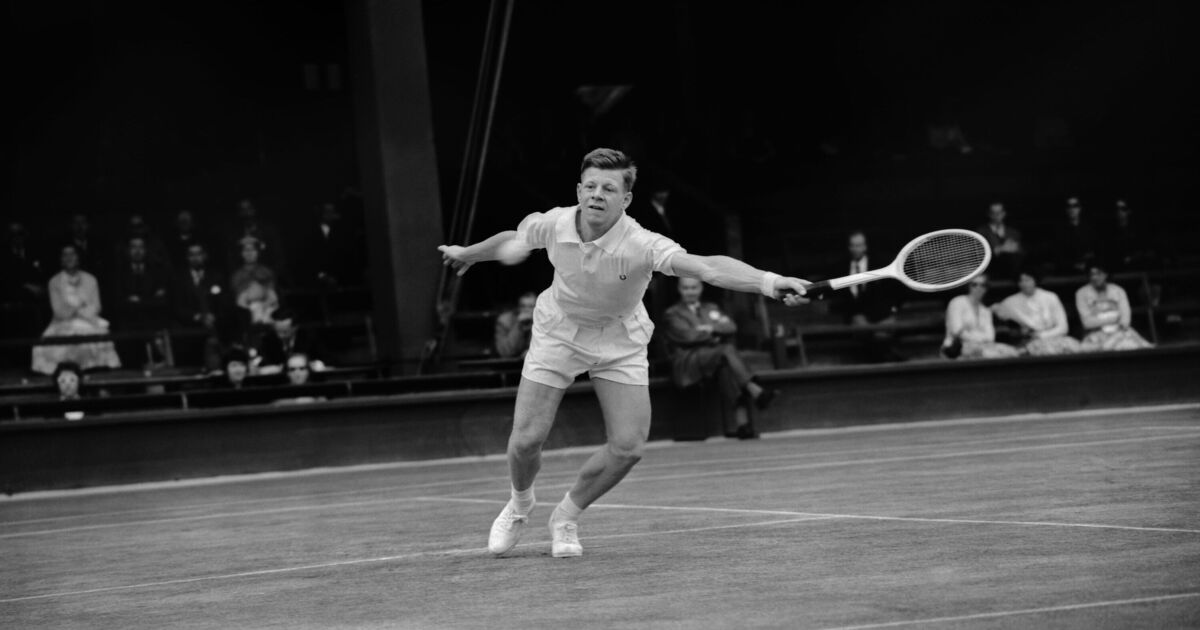 Le demi-finaliste de Wimbledon décède alors que les hommages affluent pour l'icône du tennis britannique