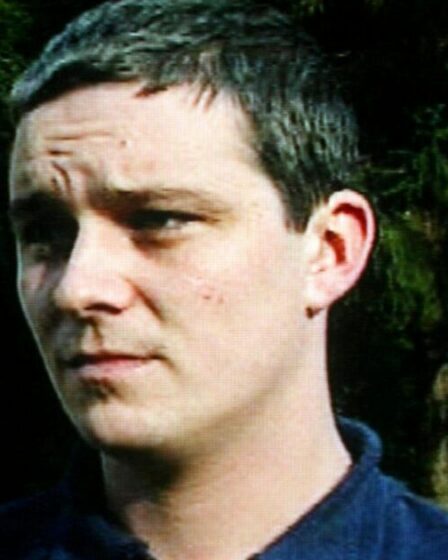 MISES À JOUR de l'enquête sur Ian Huntley : la cause du décès du tueur de Soham alors que le détenu a été « frappé avec une barre de métal »