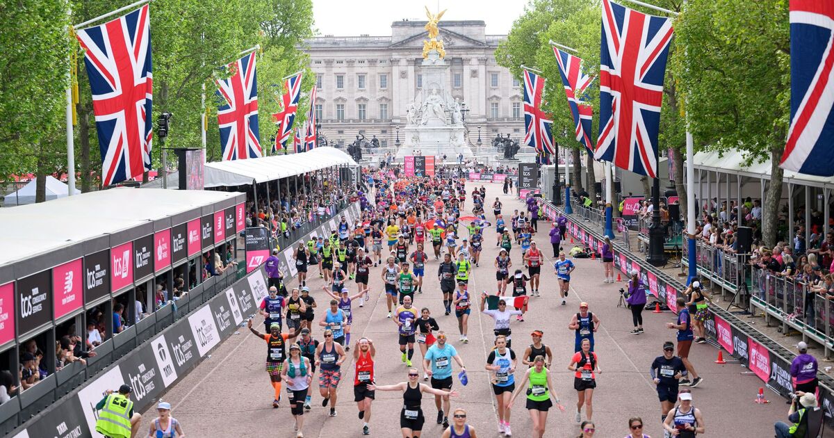Marathon de Londres 2026 EN DIRECT : parcours du marathon alors que la course démarre après un retard