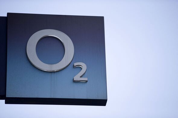 BRETAGNE-HONGKONG-TELECOME-LI-HUTCHISON-O2