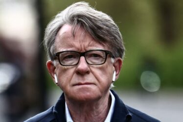 Politique EN DIRECT : un haut fonctionnaire confronté à une polémique majeure à propos du scandale de sélection de Mandelson