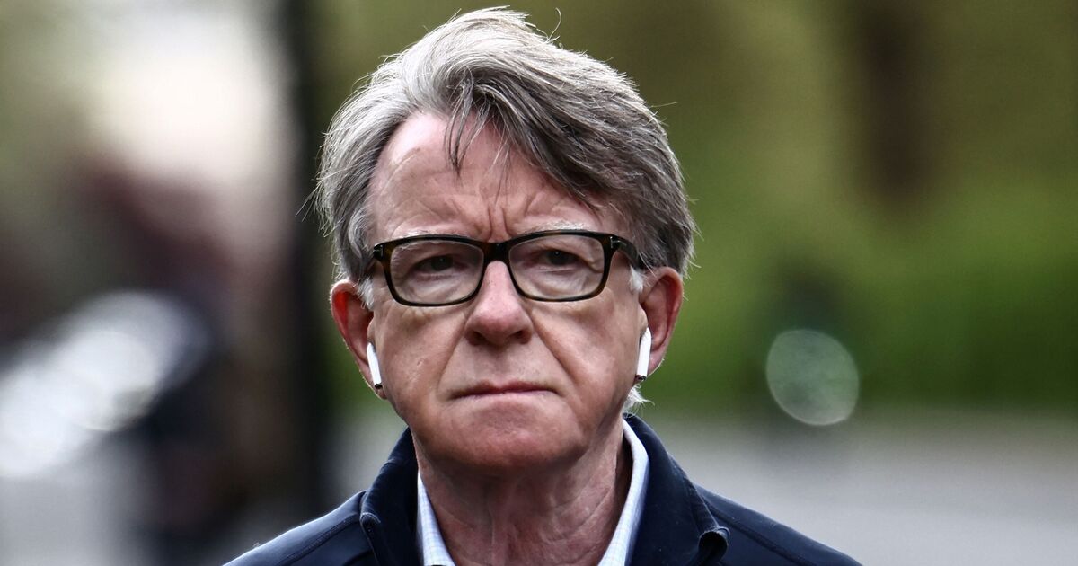 Politique EN DIRECT : un haut fonctionnaire confronté à une polémique majeure à propos du scandale de sélection de Mandelson