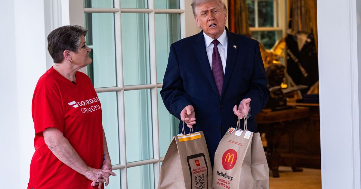 Trump dans 2 moments douloureusement gênants avec le chauffeur-livreur – « avez-vous voté pour moi ? »