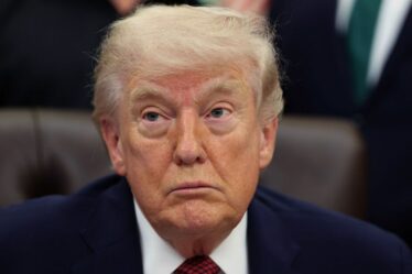 Trump humilié par la désastreuse guerre en Iran qui coûte 25 milliards de dollars