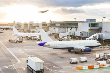 Un grand aéroport annule tous ses vols en avril – pas de vacances pendant un mois