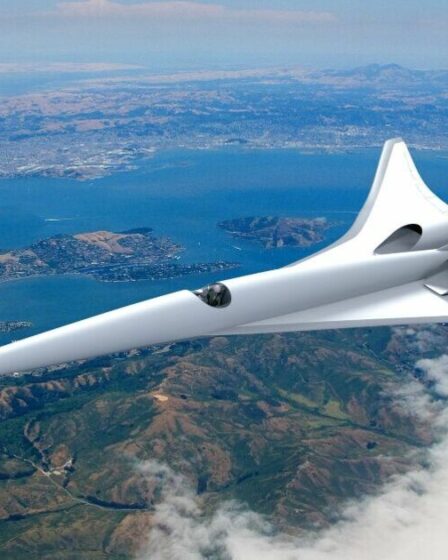 Un nouveau jet supersonique de 990 mph franchit une étape importante
