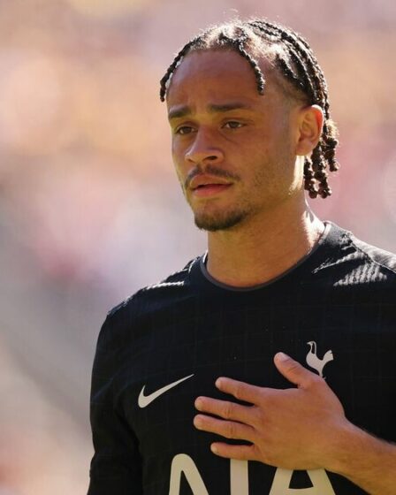 Xavi Simons envoie un message après la peur des blessures à Tottenham avec une réponse pour gagner contre les Wolves