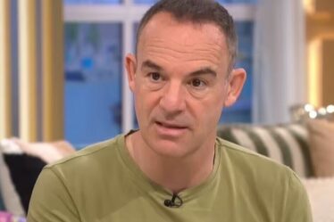 Avertissement de vacances de Martin Lewis à toute personne ayant réservé un voyage de groupe car il dit de « réfléchissez bien »