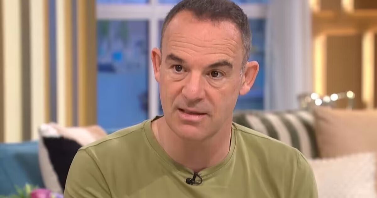 Avertissement de vacances de Martin Lewis à toute personne ayant réservé un voyage de groupe car il dit de « réfléchissez bien »